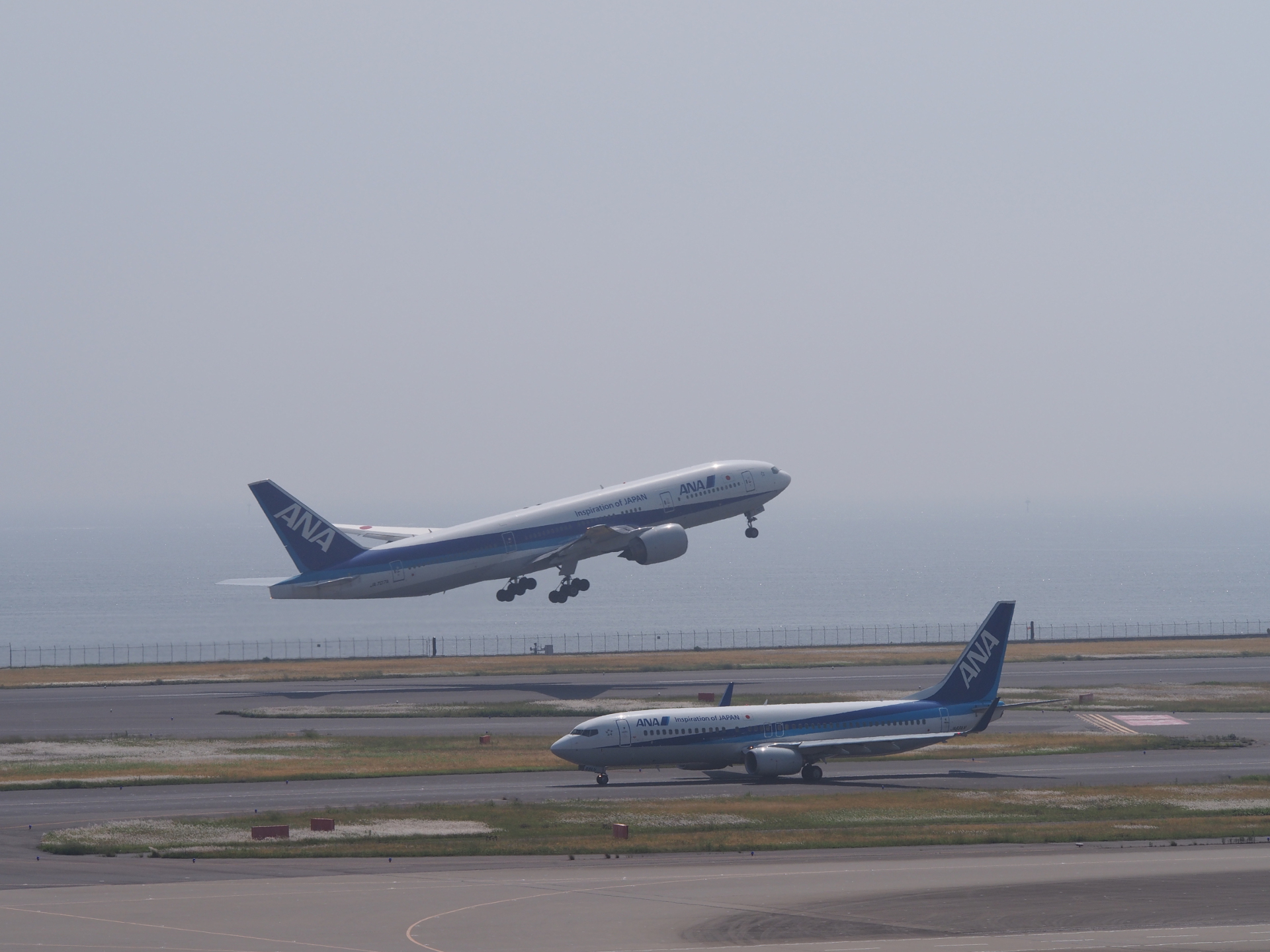 B777-281B737-881